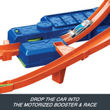 Hot Wheels Stunt Tracks Mid-Air Crash Playset with 1:64 Die-Cast Car, Motorized Booster & Foldable Storage