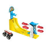 Hot Wheels Monster Trucks Big Air Breakout – 5 Alarm, Height Gauge & 4 Crushed Cars
